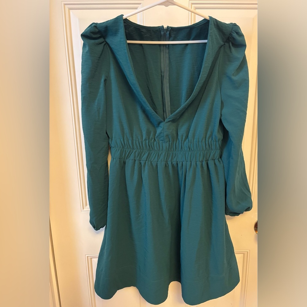 V cut dress